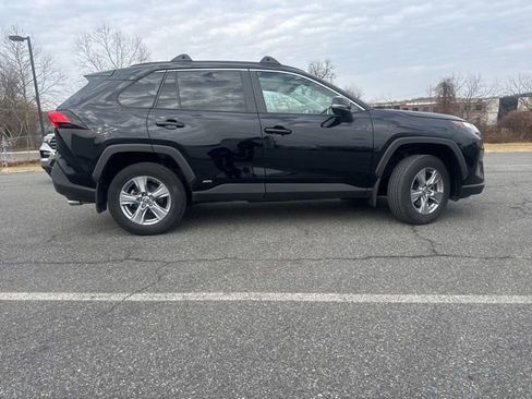 Used 2024 Toyota RAV4 LE image 6