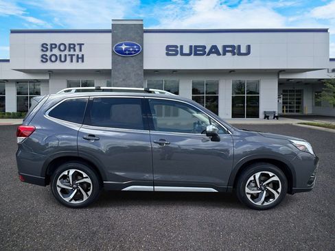 Used 2023 Subaru Forester Touring AWD/4WD image 2