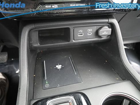 Used 2025 Honda Pilot Black Edition image 32
