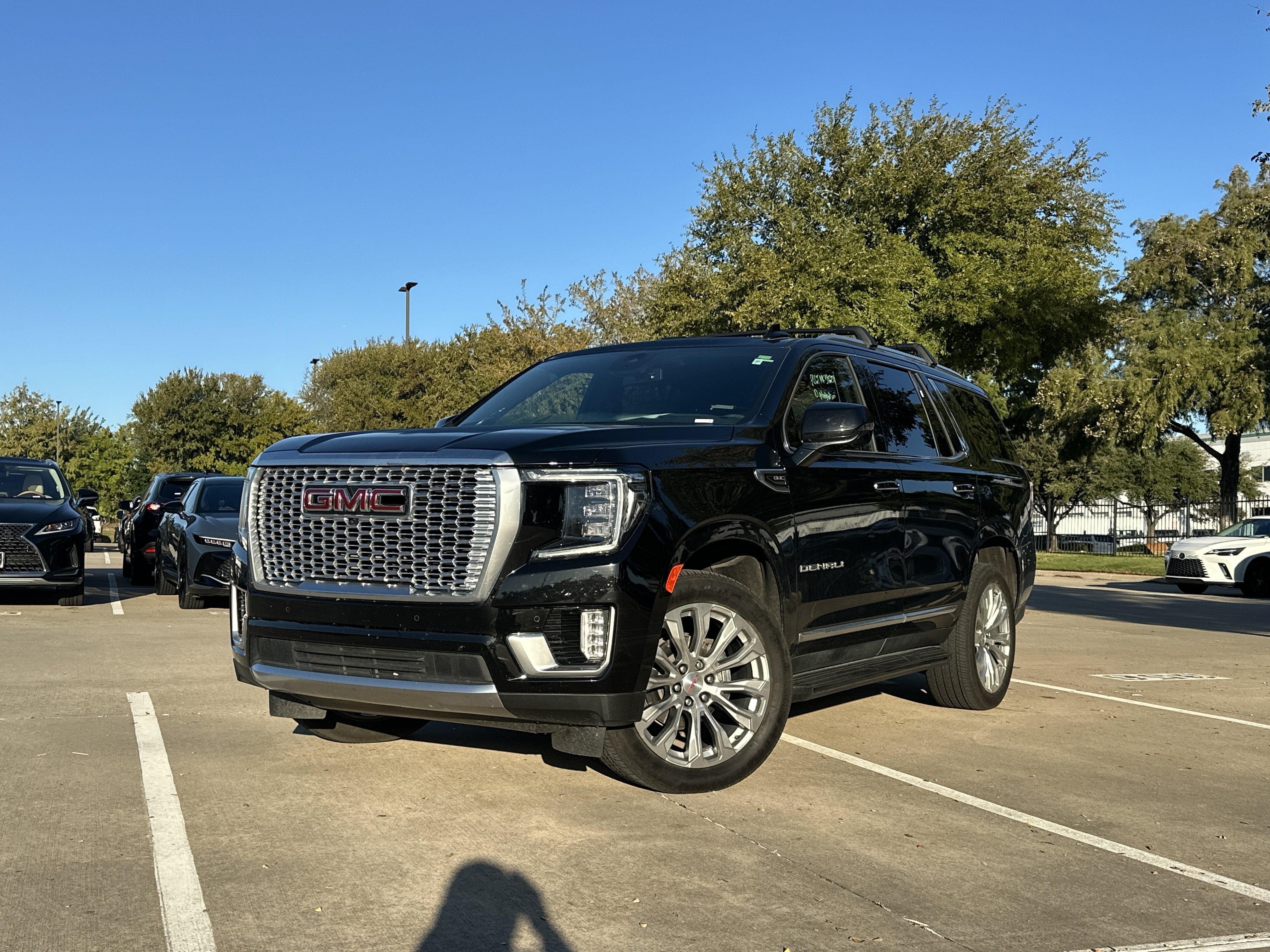 Used 2024 GMC Yukon Denali AWD/4WD image 1