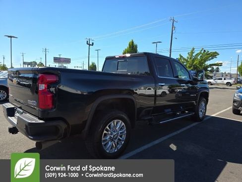 Used 2022 Chevrolet Silverado 2500 High Country w/ Technology Package AWD/4WD image 14