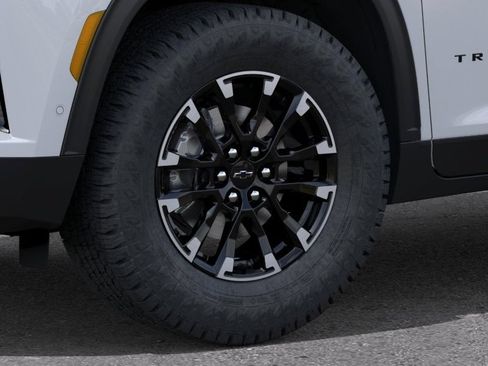 New 2026 Chevrolet Traverse Z71 w/ Enhanced Driving Package AWD/4WD image 10