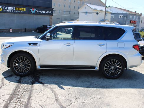 Used 2023 INFINITI QX80 Sensory w/ Cargo Package AWD/4WD image 2
