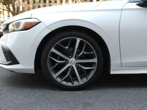 Used 2022 Honda Civic Touring image 11