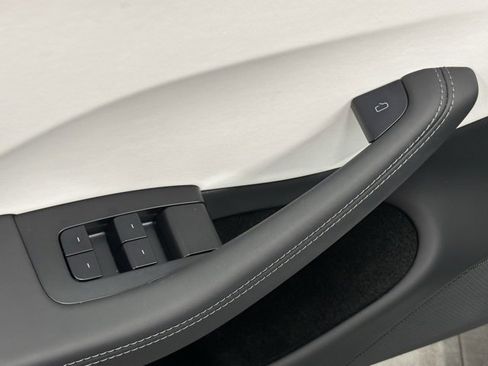 Used 2025 Tesla Model 3 Long Range image 13