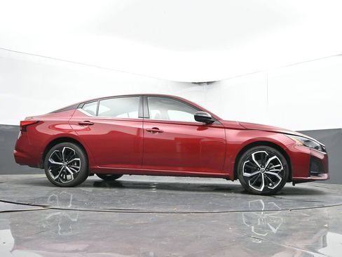 Used 2024 Nissan Altima 2.5 SR w/ SR Premium Package image 54