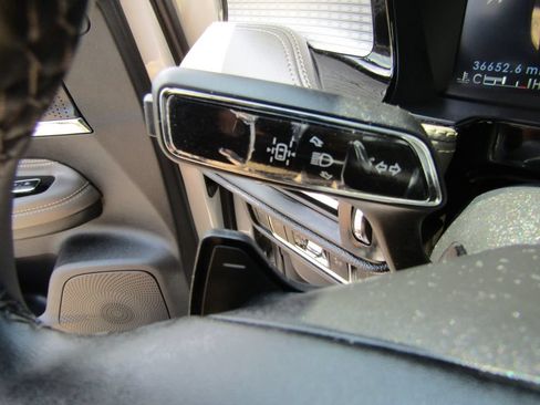 Used 2023 Lincoln Corsair AWD w/ Equipment Group 101A image 34