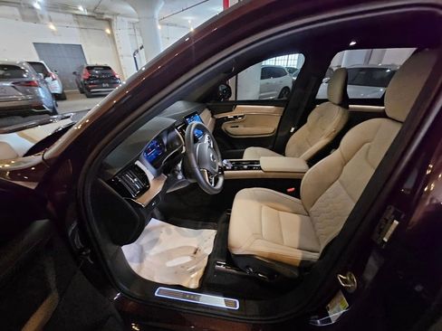 Certified 2025 Volvo XC90 B5 Plus image 18