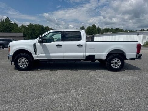 Used 2023 Ford F250 XLT AWD/4WD image 3