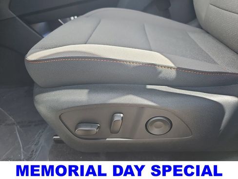 New 2026 Chevrolet Traverse LT w/ Sun and Wheel Package FWD image 31