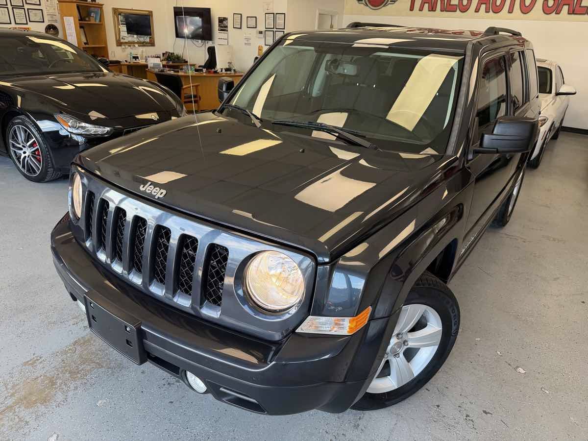Used 2014 Jeep Patriot Sport w/ Tire & Wheel Group FWD image 7