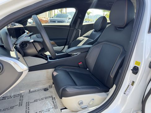 Used 2024 Lucid Air Touring AWD/4WD image 14