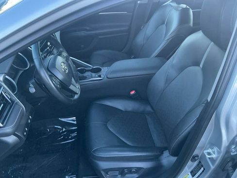 Used 2023 Toyota Camry XSE image 9