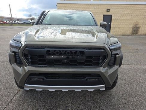 New 2025 Toyota Tacoma Trailhunter image 2