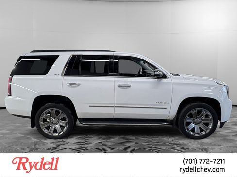 Used 2017 GMC Yukon SLT AWD/4WD image 6