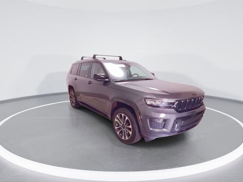 Used 2022 Jeep Grand Cherokee L Overland w/ Luxury Tech Group IV AWD/4WD image 4