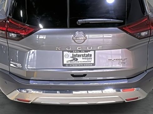 Used 2023 Nissan Rogue Platinum w/ Platinum Premium Package image 11