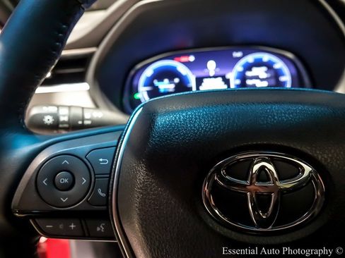 Used 2024 Toyota Venza Limited image 20