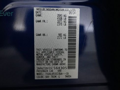 Used 2025 Nissan Leaf S image 27