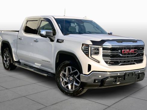 Used 2024 GMC Sierra 1500 SLT image 2