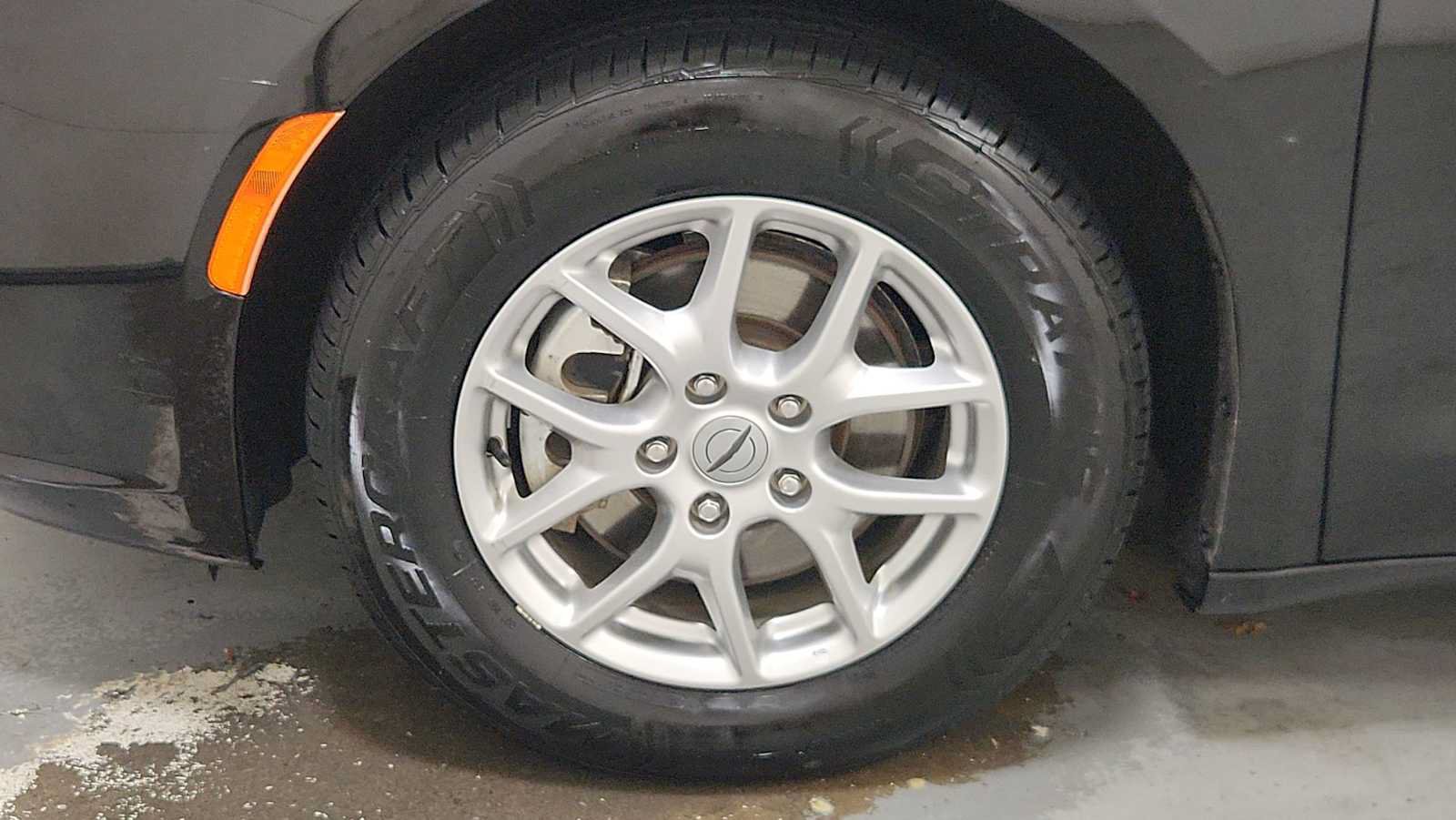 Used 2023 Chrysler Pacifica Touring-L FWD image 10