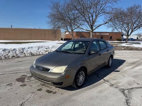 Used 2005 Ford Focus S image 1