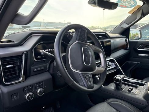 Used 2025 GMC Sierra 1500 Denali w/ Denali Reserve Package AWD/4WD image 8