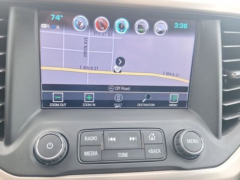 Used 2017 GMC Acadia Denali w/ Technology Package FWD image 33