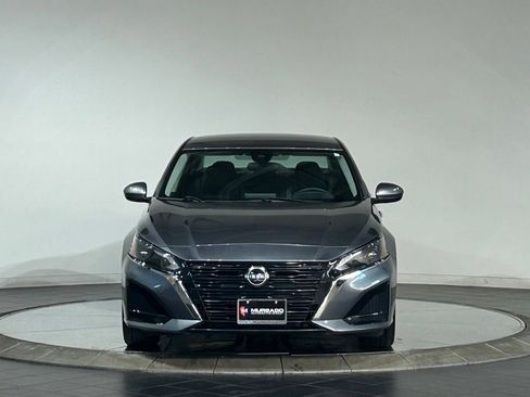 Used 2023 Nissan Altima 2.5 SV FWD image 3