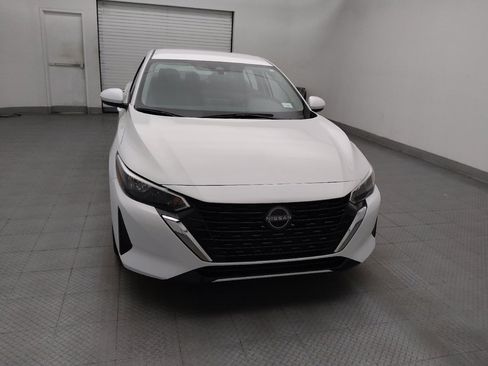Used 2025 Nissan Sentra SV FWD image 14