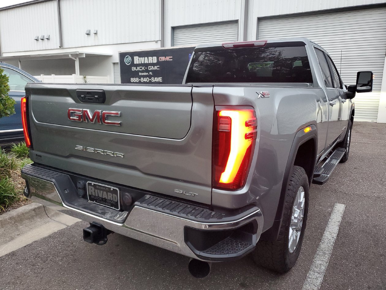 Used 2024 GMC Sierra 2500 SLT AWD/4WD image 4