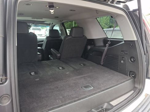 Used 2017 Cadillac Escalade Luxury AWD/4WD image 9
