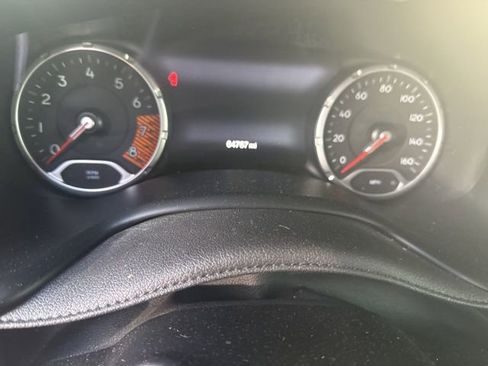 Used 2022 Jeep Renegade Altitude AWD/4WD image 12
