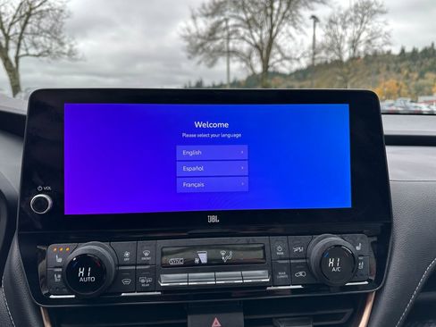 Used 2024 Toyota Grand Highlander AWD Hybrid image 17