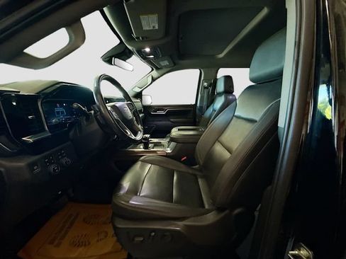 Used 2022 Chevrolet Silverado 1500 LT Trail Boss w/ LT Trail Boss Premium Package AWD/4WD image 19