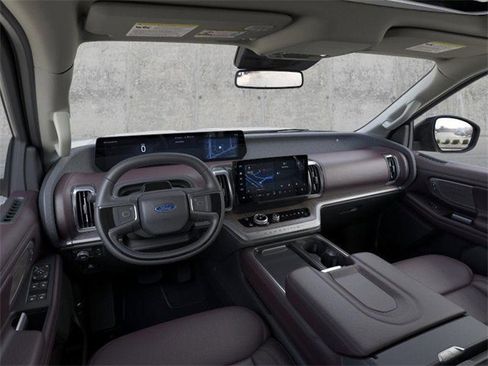 New 2025 Ford Expedition Max Platinum w/ Platinum Ultimate Package image 9