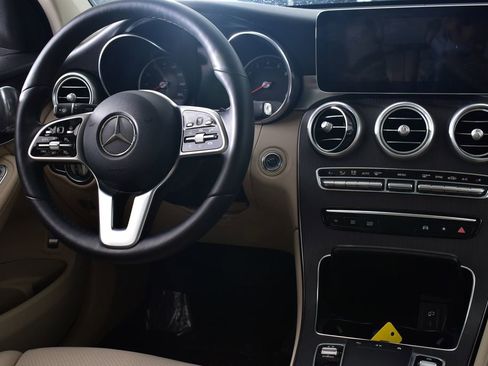 Used 2020 Mercedes-Benz GLC 300 4MATIC image 19