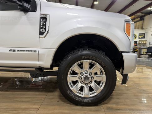 Used 2017 Ford F250 Platinum w/ Platinum Ultimate Package AWD/4WD image 4
