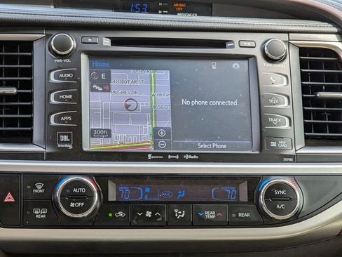 Used 2017 Toyota Highlander Limited image 15