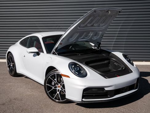 Certified 2025 Porsche 911 Carrera w/ Premium Package image 28