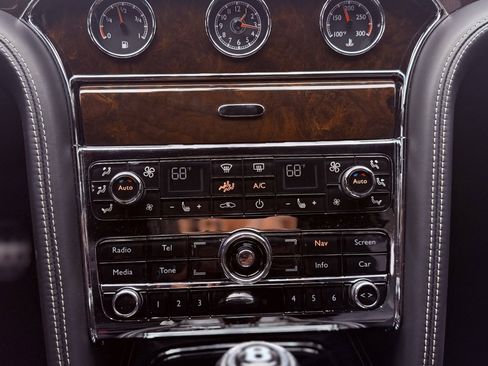 Used 2014 Bentley Mulsanne image 9