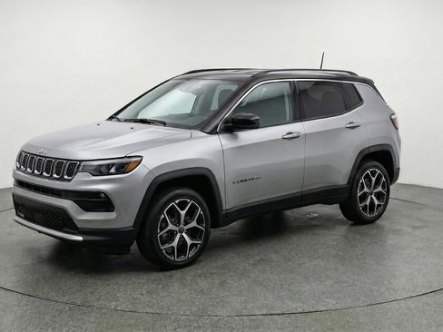 Used 2025 Jeep Compass Limited AWD/4WD image 3