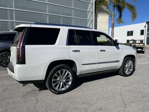 Used 2019 Cadillac Escalade Premium Luxury image 6