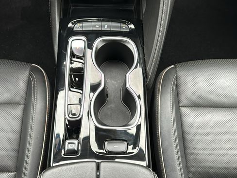 Used 2023 Buick Envision Essence FWD image 33