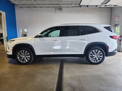 Used 2026 Buick Enclave Preferred FWD image 1