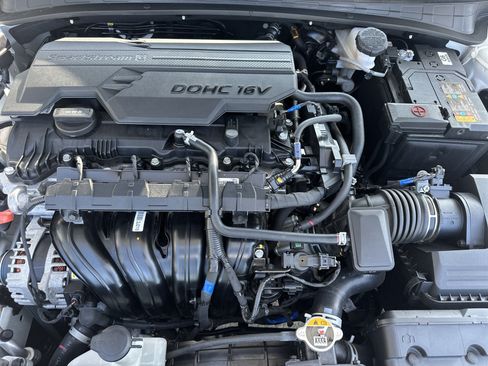 Used 2024 Hyundai Elantra SEL FWD image 10