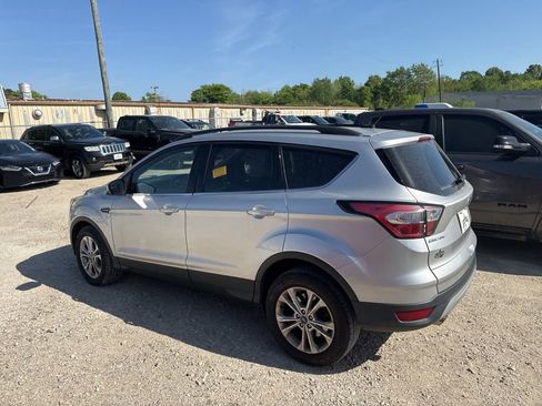 Used 2018 Ford Escape SE image 8