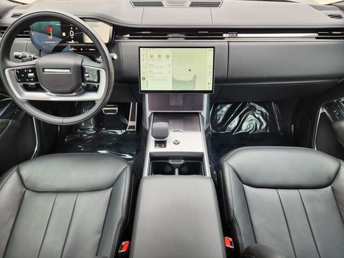 Certified 2025 Land Rover Range Rover Long Wheelbase Autobiography image 28