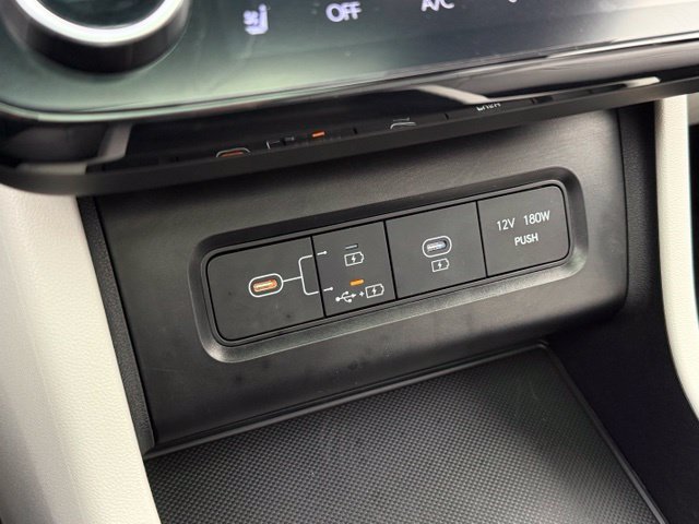 Certified 2025 Hyundai Tucson Limited AWD/4WD image 26