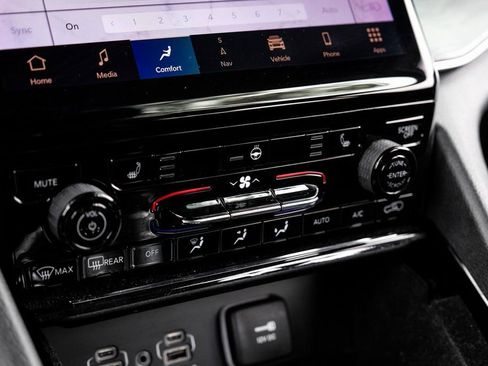 Used 2022 Jeep Grand Cherokee L Limited image 35